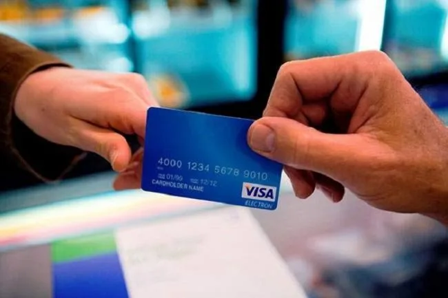 Thẻ tín dụng ngân hàng nào tốt nhất 2025 10 thẻ tín dụng visa